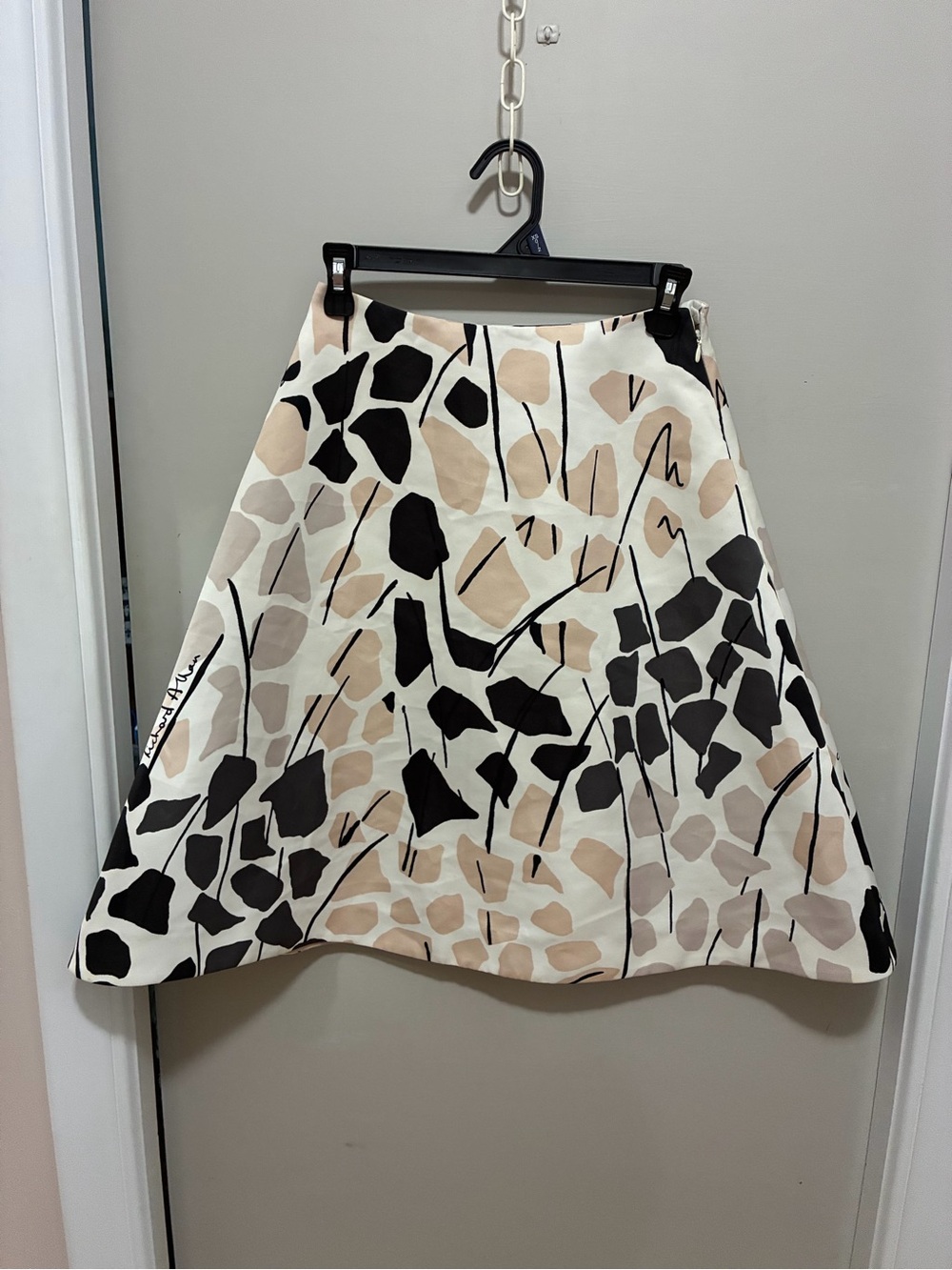 H&M Neutral Abstract A-Line Skirt in Beige, Black, Cream